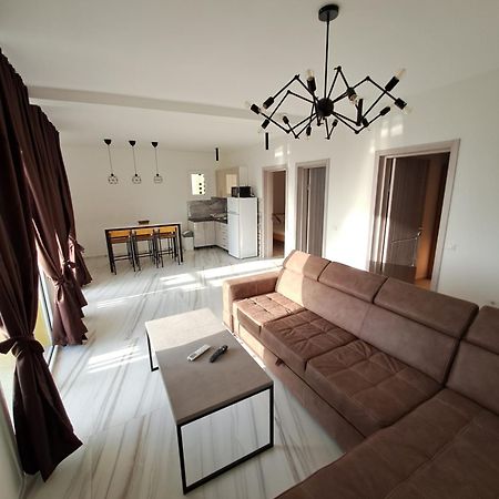 Apartments Miles อัตเจฮะห์ ภายนอก รูปภาพ