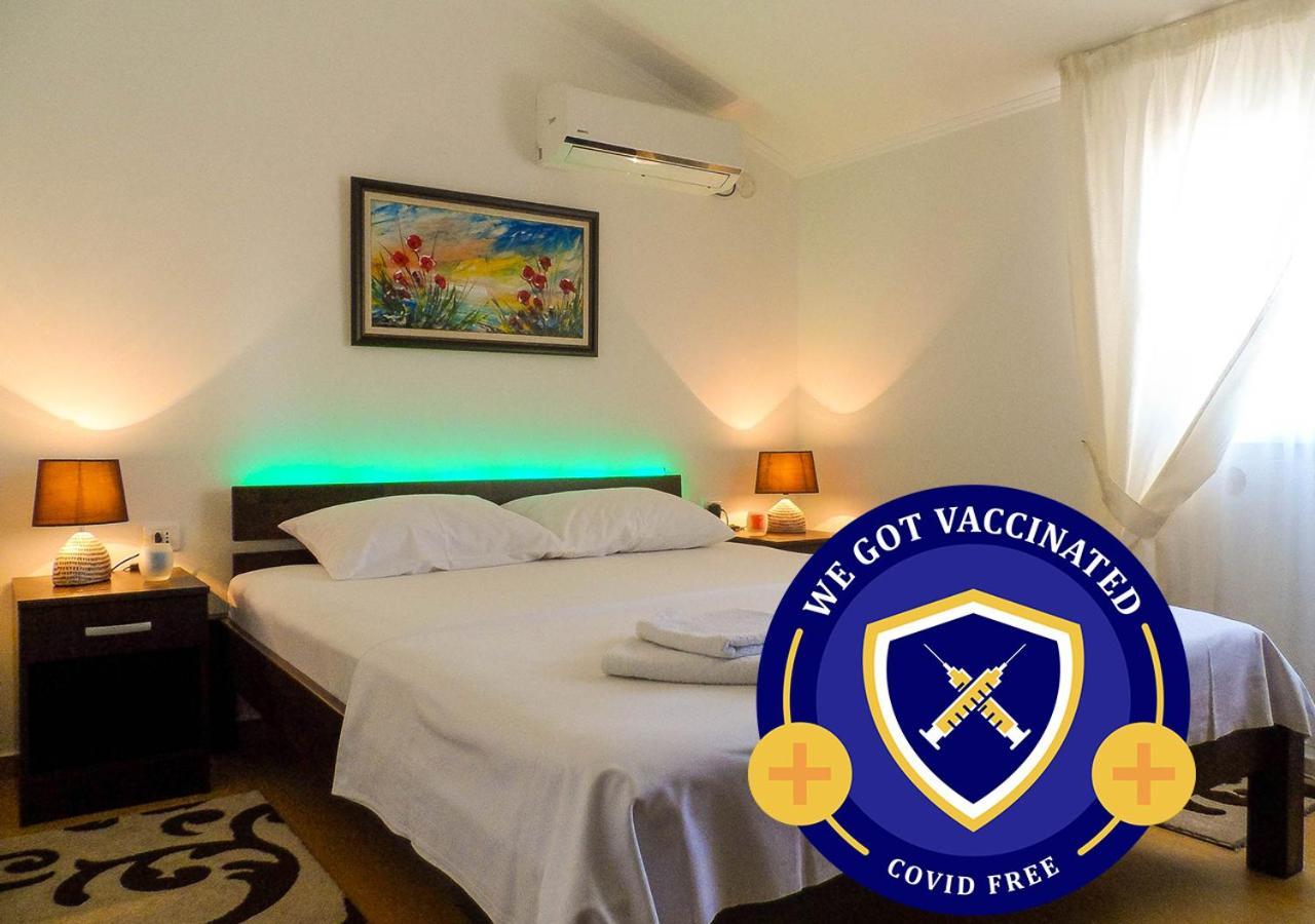 Apartments Miles อัตเจฮะห์ ภายนอก รูปภาพ