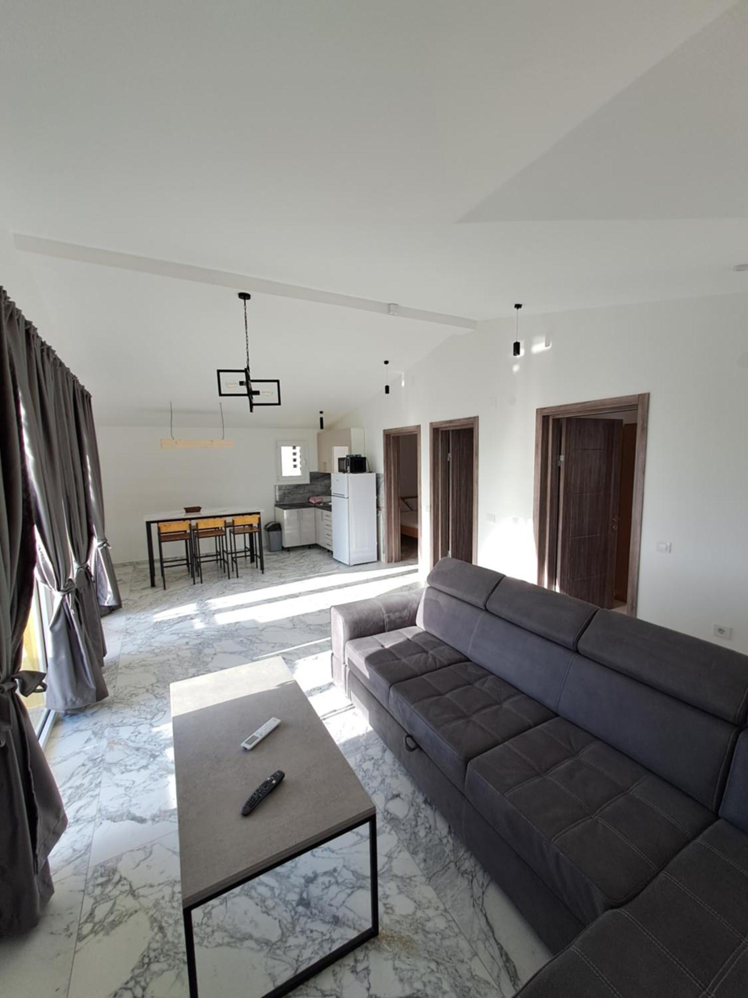 Apartments Miles อัตเจฮะห์ ภายนอก รูปภาพ