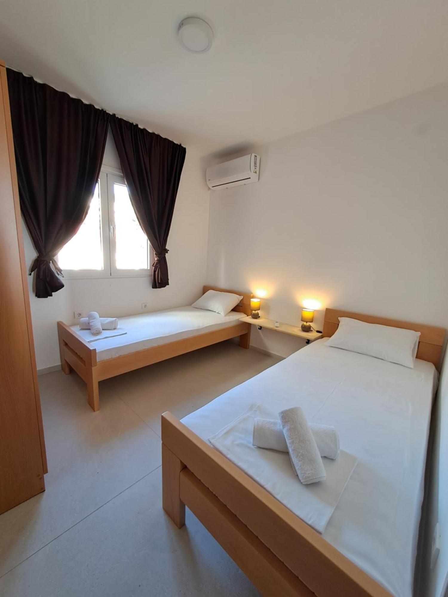 Apartments Miles อัตเจฮะห์ ภายนอก รูปภาพ