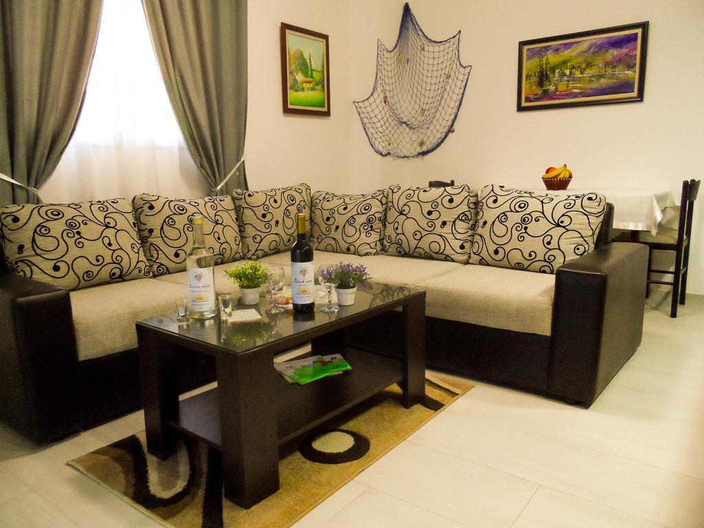 Apartments Miles อัตเจฮะห์ ภายนอก รูปภาพ
